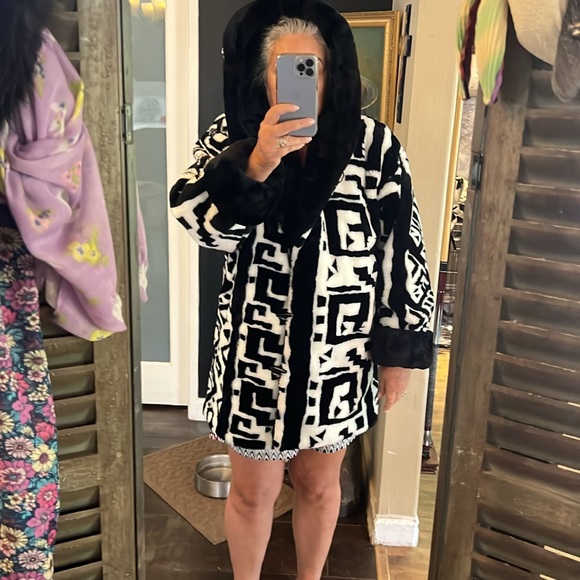 Heavy Faux Fur Coat XL - Picture 2 of 6